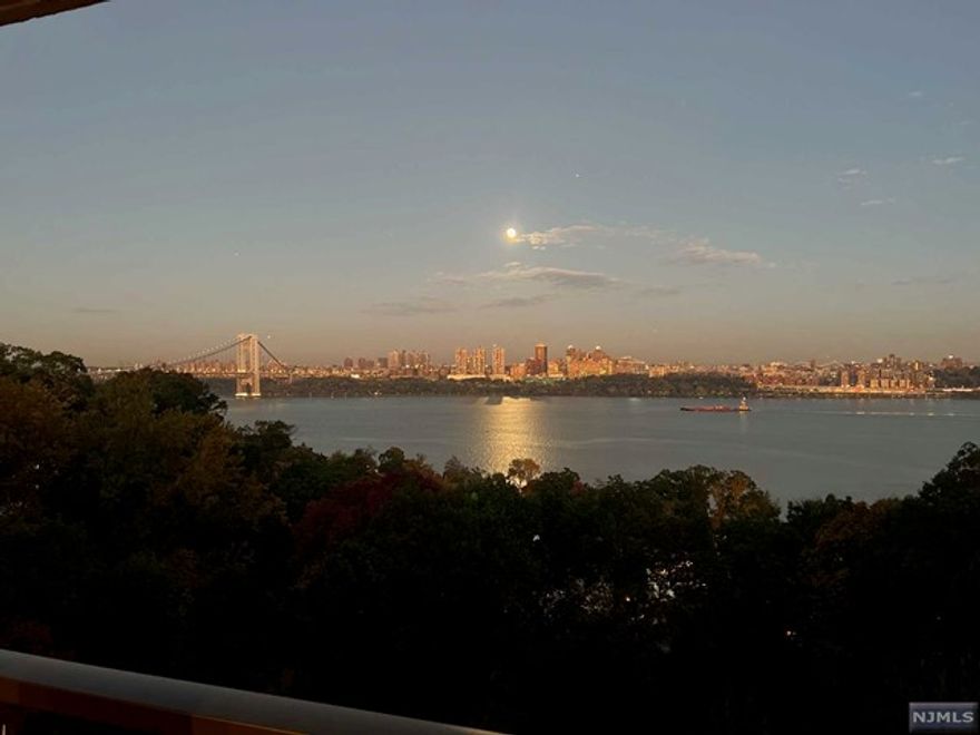 Beautifully renovated WATERFRONT duplex in full amenity building in Fort Lee! This spacious sunny unit has Quartz counter tops, SS appliances, tons of Kitchen cabinets that extend into the dining room, wine fridge, beautiful wood floors throughout, renovated bathrooms, tons of closet space, walk in closet in the Master Bedroom, fireplace in the Living Room and so much more!!!! ALL UTILITIES & AMENITIES INCLUDED