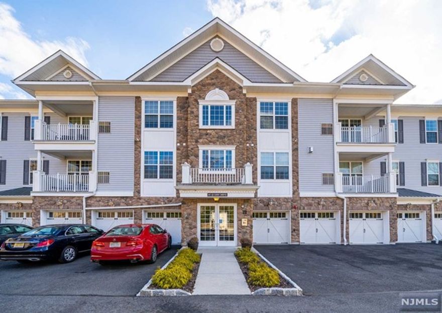 Beautiful, move-in ready apartment (Iris II) with 2 bedrooms/2 full baths and 1715 sq.ft. of open living space and lots of light throughout. Turn key is an understatement! Resort style living in the fantastic 55+ community of Four Seasons Great Notch just 12 miles west of Manhattan featuring a 25,000 sq.ft. clubhouse with indoor/outdoor pools, tennis, putting/driving green, billiards, state of the art fitness center, and the list goes on. Top of the line amenities!