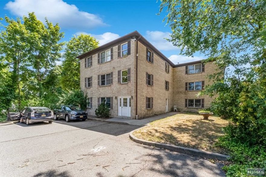 Come check out 361 Franklin Street #22! This tastefully renovated 2-bedroom, 2-bathroom condo boasts modern amenities including in-unit laundry, central air, and hardwood floors. Conveniently situated near NYC transportation options via bus and train, as well as an array of restaurants and shops, this property offers both style and convenience. Benefit from the added bonuses of a designated parking spot in the exclusive driveway and a handy storage unit in the basement. Don't miss this opportunity to experience upscale living in a prime location!