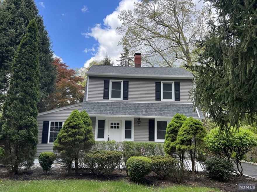 WELCOME TO THIS FULLY RENOVATED HOME LOCATED IN THE CRAGMERE SECTION OF MAHWAH. YOU WILL NOT BE DISAPPOINTED WITH THIS GORGEOUS TURN-KEY HOME!UPON ENTRY YOU WILL APPRECIATE THE BRAND NEW KITCHEN WITH STAINLESS STEEL APPLIANCES, OPEN FLOOR PLAN, BEAUTIFUL FLOORING, SPACIOUS FAMILY ROOM, LOVELY POWDER ROOM & FORMAL DINING ROOM. SLIDERS FROM THE DINING ROOM LEAD TO A PRIVATE DECK IN THE BACK OF THE HOME. UPSTAIRS YOU WILL FIND THREE BEDROOMS AND A NEWLY RENOVATED BATHROOM WITH DOUBLE SINKS. THE BASEMENT IS PARTIALLY FINISHED, GREAT FOR STORAGE WITH A BRAND NEW WASHER & DRYER. EVERYTHING HAS BEEN RENOVATED & FRESHLY PAINTED.