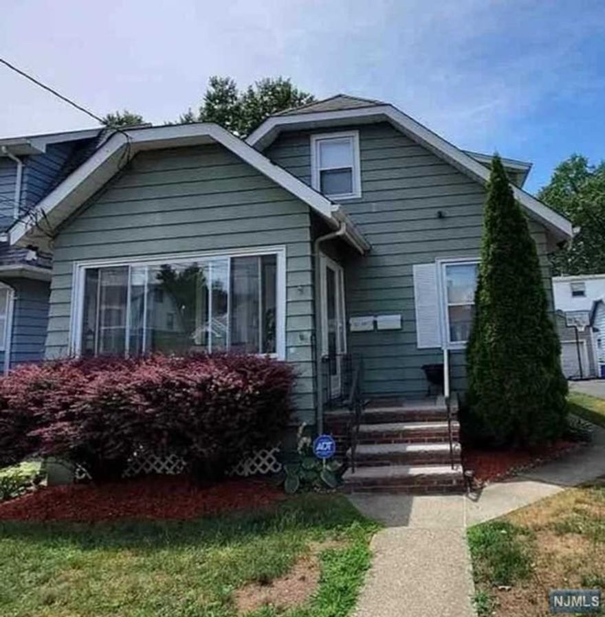 FULLY UPDATED 2 BEDROOM, 1 BATH AND SM DOG FRIENDLY, CLOSE TO MAJOR TRANSPORTATION, Credit check, proof of income and interview required. 1.5 month security deposit, one month real estate fee due at lease signing. A MUST SEE! Don't wait, set up your appointment today.