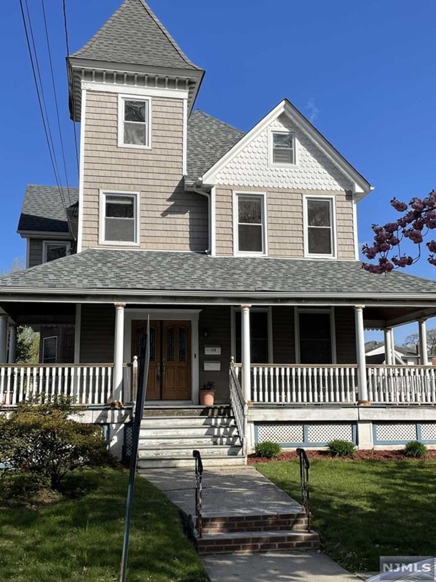 Look no further! This a beautiful apartment! One of a kind, featuring 4 bedrooms and 3 full baths. 2 level living with lots of bonus space. Upper floor is a private suite.