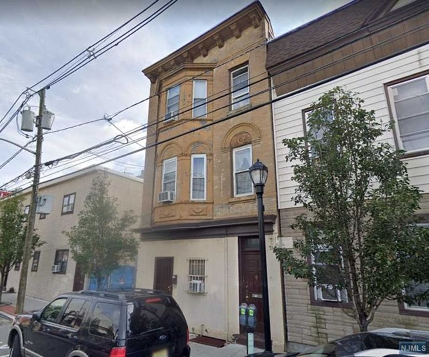 One bedroom apartment close to everything!! Tenant subject to credit check, eviction search, income verification. Required to move in - First month's rent, 1.5 month security deposit, 1 month broker's fee. Tenant pays heat, electric, gas. Hot water included.