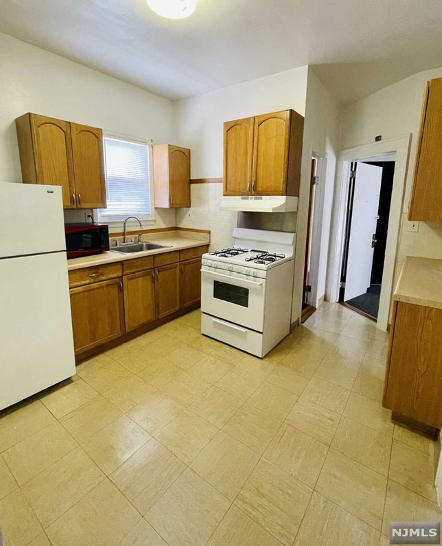 Wonderful third floor apartment available for rent in great section of Garfield. Unit features living room, kitchen , two bedrooms and bathroom. No pets allowed, street parking only, no laundry in building. Require credit check, proof of income and application. Fantastic location, close to highways, shopping and schools.