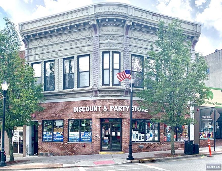 Newly renovated loft style 1/2 bedroom unit with 18' ceilings located across the street from direct NYC train. This unit has a brand new kitchen, boosting high-end quartz countertops, SS appliances, central HVAC, gleaming hard wood floors, a brand new luxurious bathroom, walk in closets with extra storage, and laundry across the hall. Garage Parking available for additional fee. Available immediately for move-in. Wonderful town and place to live. Don't miss out, act now before its leased : )