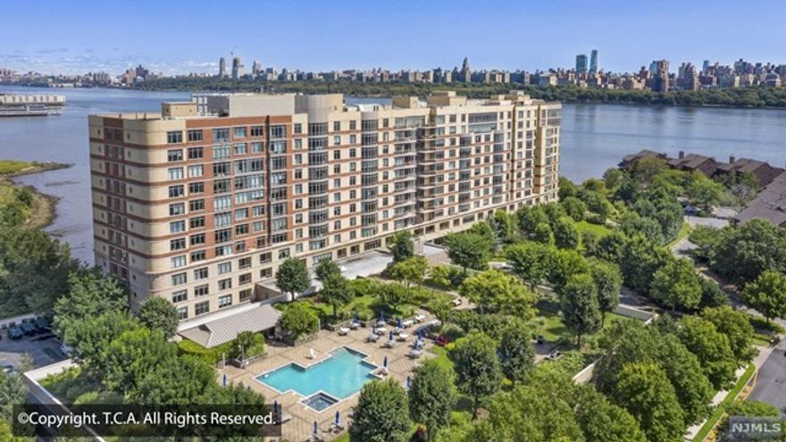 THE WATERMARK - LANDLORD PAYS THE 1-MONTH BROKER FEE ON TWO YEAR LEASE - Luxury 1-BR with 906-sf and gorgeous southeast views of the Hudson River & New York Skyline. Beautiful wood floors. Stunning open plan kitchen with sleek stainless steel appliances including a gas range. Fabulous bathroom finished in marble with a large soaking tub & separate glass shower. Enjoy south sun all day through the floor-to-ceiling windows. Personal washer & dryer, central heat & air. Full service building with the most comprehensive amenities including 24HR concierge, indoor & outdoor pools, resident gym & shuttle to the NY Waterways Ferry. Due at lease signing: 1st month rent, 1.5-month security deposit, $600 move-in fee as well as $1000 refundable moving day damage deposit to the building. No smoking inside apt. Landlord will pay the 1-month escrow deposit to the building. Landlord will pay the $100 review fee and 1-month Broker Fee (on a two year lease). - Contact MARK FOISEY JR @ (201) 582-8800