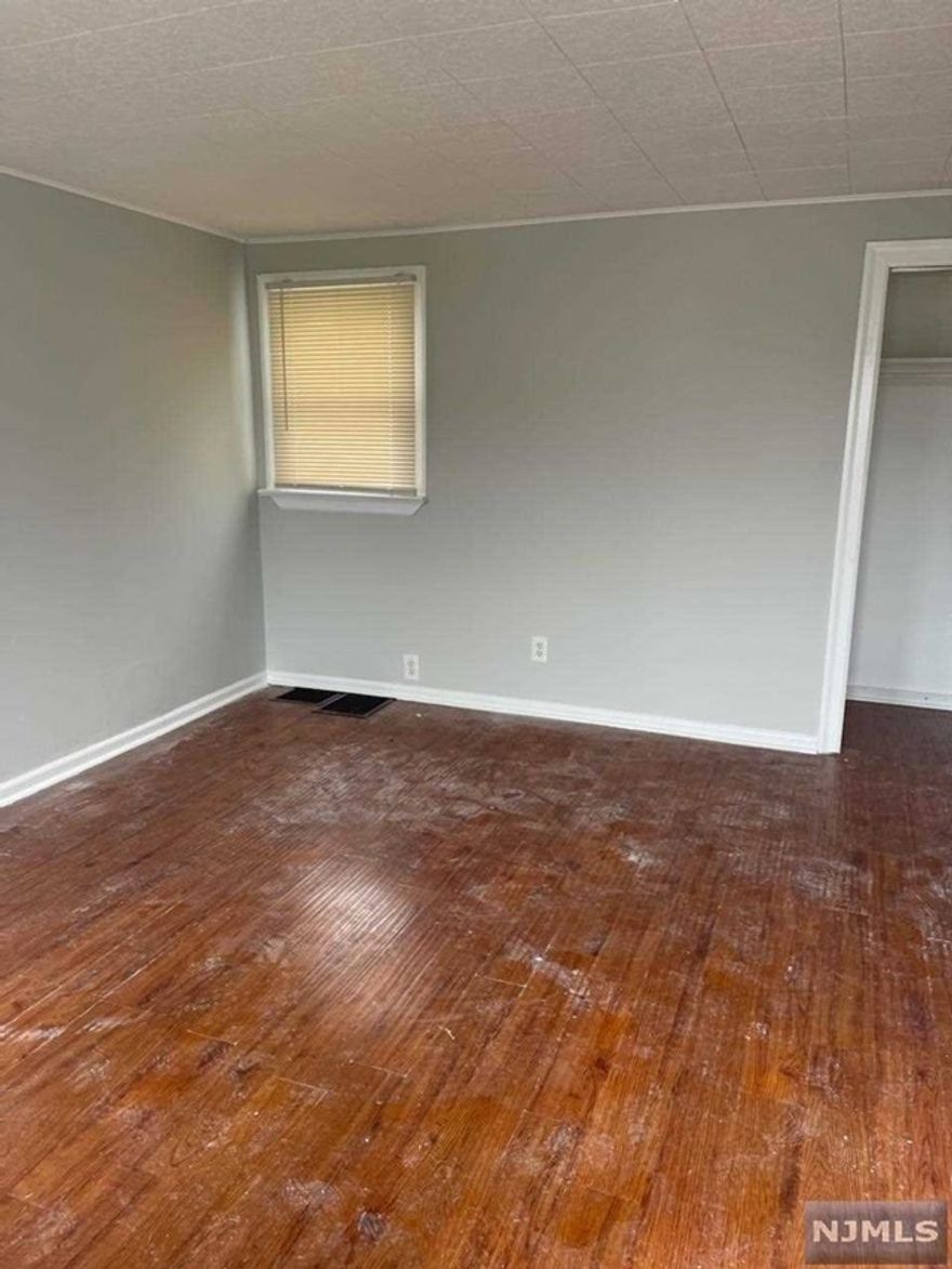 A cozy two bedroom partment for rent. Recently remodeled with full size stack-able washer & Dryer, Built in microwave, garbage disposals. This house offers forced air gas heat, Central air and Driveway parking. No Lockbox. Access will be provided by appointment