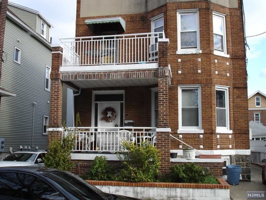 VERY NICE AND LARGE APT APT. ON A SECOND FLOOR WITH LARGE BALCONY. CREDIT AND INCOME REPORT.