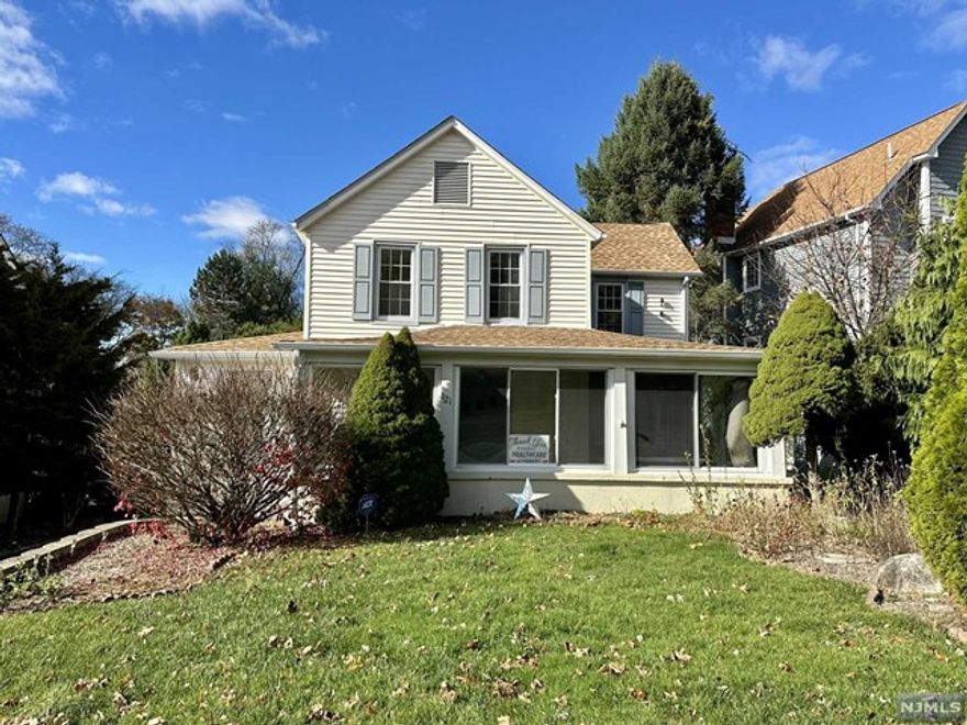 Whole house for RENT in desirable Midland Park! 3 Bedrooms and 2 Full Baths with Bonus Room! Updated Kitchen with stainless steel appliances and large pantry, Updated beautiful bathrooms, new floors throughout! Spacious and clean bedrooms! Inviting Living room and dining room with beautiful archway. This meticulously maintained home is move-in ready. Enjoy the Sun-drenched front and side porch! 3 Car Garage and large driveway. Fenced in backyard oasis ready for entertaining! Close to parks, schools, and transportation! Don't miss out on this turn-key rental property!