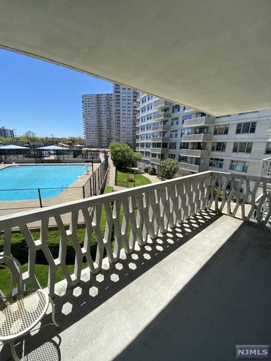 One bedroom unit available in full-amenity, luxury living at Mediterranean North! Outdoor pool, tennis courts, health club, playground and community room. The lobby was recently renovated and has a 24-hour doorman. Terrace. Laundry room on site. No pets. Excellent Fort Lee location across the street from Constitution Park with public transportation across the street and within blocks to Fort Lee shopping, restaurants and all major highways. Co-op: subject to board approval. Monthly maintenance: $1,137.40 includes taxes, heat, hot/cold water. Required monthly cable charge: $79.50.. Parking extra.