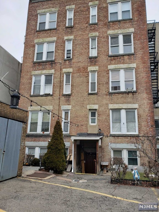 141 Manhattan Avenue, Jersey City, New Jersey -  - 