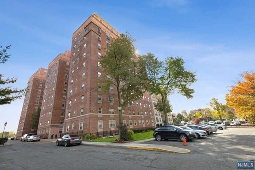 East Orange Crown jewel where luxury meets affordability . Empire views offers 24 hour doorman, gym, and community room, close to NJ transit train, and major highways. This unit offers newer kitchen and bath, wash/dryer combo, breakfast bar, ample closets. One off-street parking space deeded