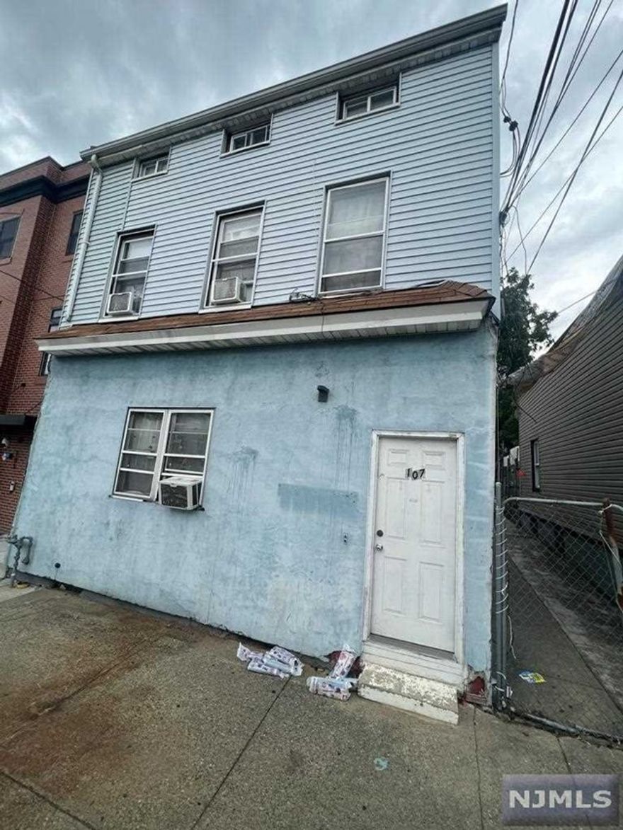 This property offers 6 Units with a total income of $6600 ,All separate utilities Fully tenant occupied if your looking to generate cash flow Investor special look no further.