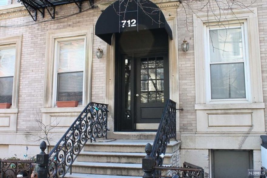 Updated 2 bedroom condo in the heart of Hoboken. This spacious unit has an updated eat in kitchen, bright living room, newer bath. Hardwood floors and full size laundry in the unit. The living space divides the two bedrooms for more privacy. No pets or smoking.Listing agent is related to landlords.