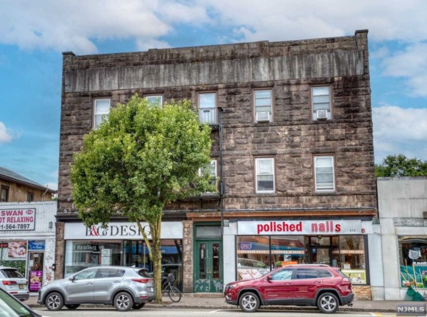 VERY SPACIOUS & BRIGHT ONE BEDROOM APARTMENT ON 2ND FLOOR. LARGE LIVING ROOM, EAT IN KITCHEN..HEAT & WATER INCLUDED IN RENT! CLOSE TO SCHOOLS, SHOPPING & NY TRANSPORTATION!