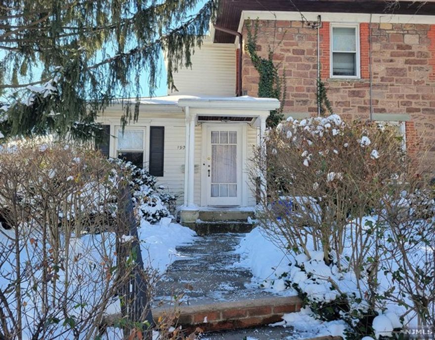 Prime location! Just steps to Midtown-Direct train and the newly re-developed Bloomfield Center with its hip restaurants & shops. Fully gut-renovated in 2015, this one-of-a-kind studio apartment features living room, sleeping alcove with spacious closet and built-in shelves. Great galley kitchen w/ stainless steel appliances and granite countertops. Oversized bathroom. Tenant has exclusive yard space with patio. On-street permit parking. NO PETS OR SMOKING! Available March 1, 2022.