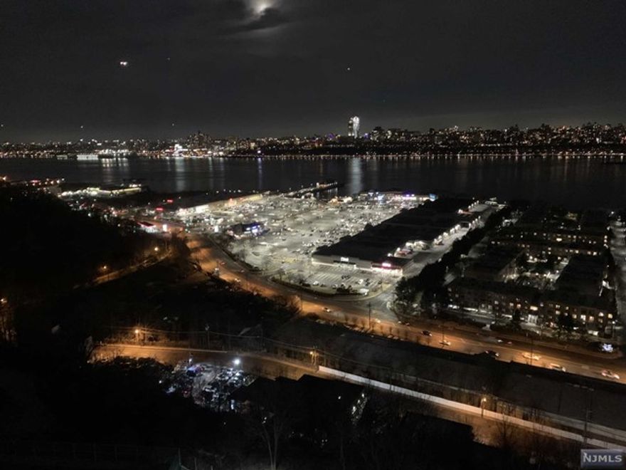 FULLY FURNISHED SPACIOUS ONE-BEDROOM APARTMENT WITH THE ENCLOSED TERRACE PERFECT FOR WATCHING SUNRISE. EXTRA LARGE LIVONG ROOM, AMPLE CLOSET SPACE, LUXURY BUILDING WITH ABUNDANT AMENITIES INCLUDING CONCIERGE/DOORMAN, OLYMPIC SIZE POOL WITH HOT TUB, SEPARATE KIDDIE POOL, TWO LIGHTENED TENNIS COURTS, GYM AND FITNESS STUDIO, CHILDREN'S PLAYROOM, COMMUNITY ROOM WITH FULLY EQUIPPED KITCHEN AND LARGE SCREEN TV, LIBRARY, SECURED BIKE ROOM, INDOOR AND OUTDOOR PARKING (EXTRA CHARGE), ONSITE FRY CLEANER/LAUNDRY. CONVENIENT LOCATION FOR TRANSPORTATION, SHOPPING, ENTERTAINMENT. RENT INCLUDES CABLE, INTERNET AND AMENITIES.