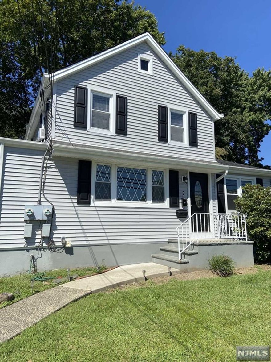 Large 1 bedroom apartment in Northvale. Spacious renovated eat-in kitchen is open to the bright and airy Living Room. New carpet and freshly painted throughout. No pets, no smoking. A $150.00 fee will be retained from the security deposit for cleaning services. Move-in ready on 2/1/2023. Come check it out.