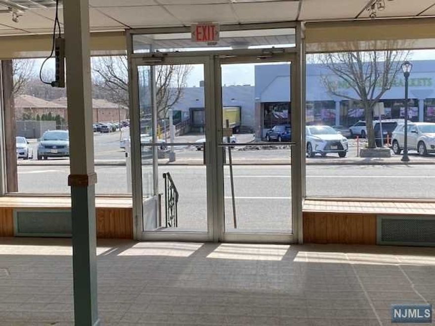 Mixed Use Bergen County. Excellent location with great visibility in a high traffic area located close to Ridgewood, Wyckoff, Waldwick & Hawthorne. In front of a large busy shopping area & across the street from the Midland Park Shopping Center. Building is 2037 sqft, taxes under $13K, 2 bedroom apartment on 2nd floor plus commercial space on 1st floor. ZONED B-3 Permitted uses: retail & service, restaurants, offices, medical and dental, banks and finance, municipal facilities, child care facility, supermarkets. Unfinished full basement for storage. Foot traffic & drive by exposure can't be beat. In a great neighborhood surrounded by restaurants, 2 shopping centers, fast food, bus stop & train station. Large front windows, open floor plan w 1/2 bath on 1st floor. 2ND LEVEL is a 2 bedroom apartmen. NOI potential $47,844 6.84%