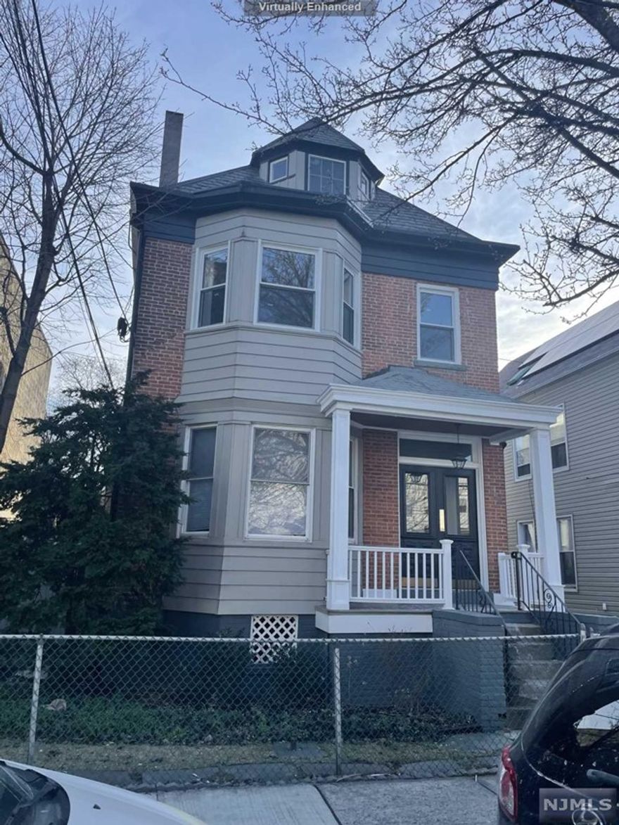 Truly rare and exotic tucked away 1BR / 1BTH boosting two floors of living space and an expansive living/dining room combo into the commercial grade kitchen boosting a hot grill on site. Eat-in kitchen has a breakfast bar and opens to the living/dining room. Walk up the circular stairs to the second floor bedroom and master bathroom suite. Tons of natural light throughout. Tons of extra storage space. Parking directly in front of the unit in driveway. Tenant pays utilities. Landlord pays for the water.