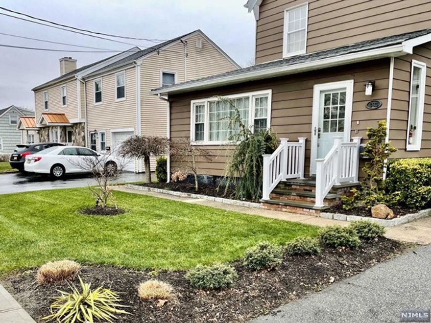 Nicely renovated 1 bedroom unit on 2nd floor of a two-family home. Apartment features an updated kitchen w/stove, fridge, cabinets, , microwave, counter, tile floor, and renovated bathroom. Rent includes heat & hot water! Parking and access to a fenced backyard are also included. Steps to NYC NJ Transit bus stop, and great hiking trails of Norvin Green State Forest and Ramapo Valley County Reservation. Dog breed and weight restrictions. Non smoking unit. A must-see!