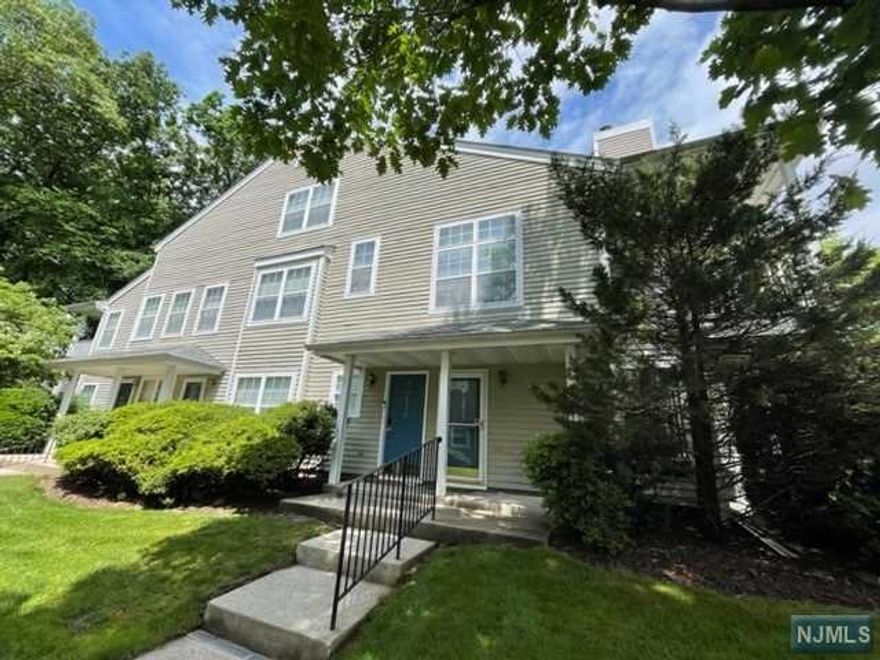 Renovated one bedroom and one bath condo with a garage in Paddington Square. This fresh painted first floor unit offers one floor living. Newly installed floor. Bright living room with sliding door to patio. Kitchen with all new stainless steel appliances. Updated bathroom. laundry in unit. Rare found good size one car garage across the lot plus one an assigned parking. Community with walking paths and pool. Tenant responsible for all utilities, 1st $100 of each repair. Must carry tenant's insurance. Credit check. Required for move in: 1st Month rent, 1.5 month security deposit. and 1 month realtor fee.