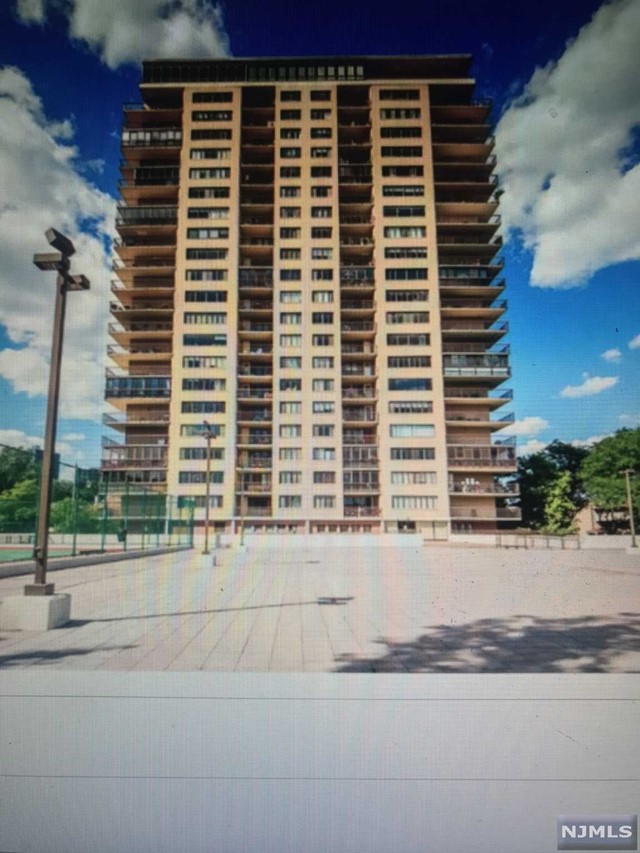 1203 River Road 6C