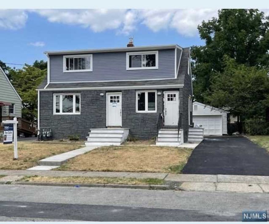 Brand new 2 bedroom 1st floor apartment right across from the park is ready for new occupants. Gorgeous moldings, brand new kitchen with quartz counter tops open to the living room. An oversized primary bedroom with large closet, and a second bedroom with large windows. Laundry room right in the basement, access from the unit. Driveway available for parking, access to an oversized yard and small pets are welcome. Easy access to the highways, NYC, public transportation, parks, schools and shopping.