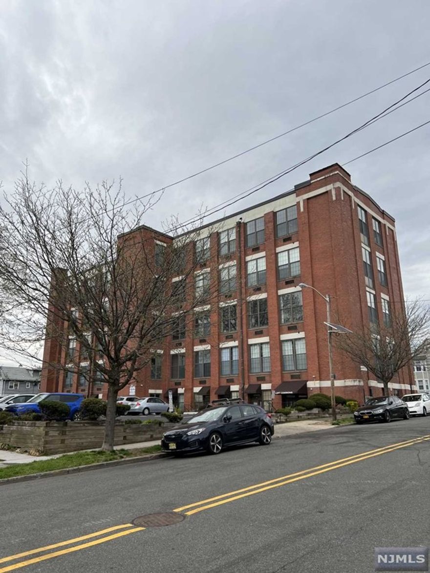 Beautiful condo in move in condition. New York style look. High ceilings, spiral staircase leading up to loft/2nd bedroom. Master bedroom as a full bath. All appliances staying. Parking lot recently done. 1 car parking for a small fee. Pets are allowed. Laundry room entrance thru main lobby... AMENITIES: GARBAGE, SNOW REMOVAL, LAUNDRY ROOM, SECURITY CAMERAS INSIDE AND OUTSIDE OF BUILDING.