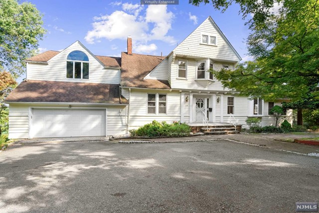 169 Upper Mountain Avenue, Montclair, New Jersey - 5 Bedrooms  
7 Bathrooms  
15 Rooms - 