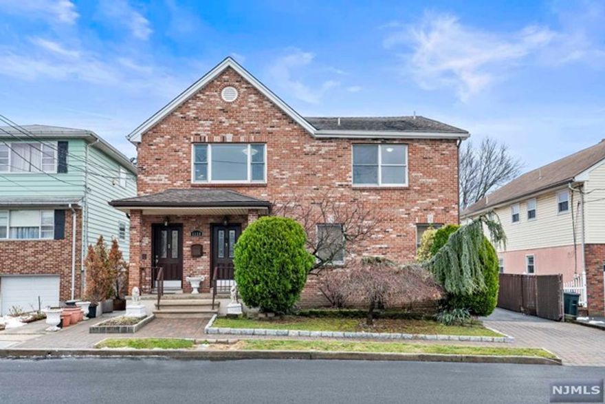 Bright & Cozy Brick top/bottom 2 family with private entrance. This second floor features spacious kitchen with plenty of cabinetry(EAT in kitchen) and S/S appliances. Large windowed living room with plenty of closets. Plus, 3 bedrooms filled with natural lights and Fully renovated European style 2 bathrooms. In unit washer and dryer! Only a few steps away from NYC buses, schools, restaurants, places of worship and easy access to GWB and all major highways. A must see and make this house your convenient home.