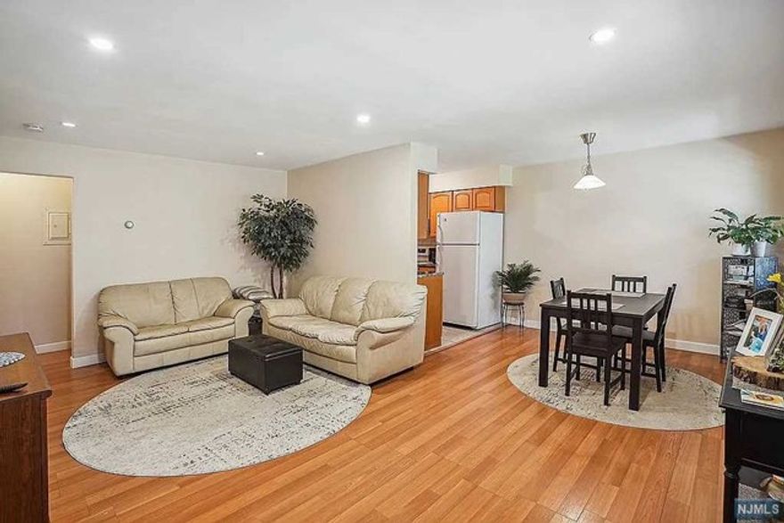 Meadow Edge is offering a fantastic condo for sale, perfect for first-time buyers or investors. This 1-bedroom unit boasts hardwood floors and an open layout, giving it a modern and spacious feel. With on-site laundry, designated storage, 1 garage, and 1 outdoor parking spot, you'll have all the conveniences you need. Its location is ideal for commuters, with immediate access to Rt. 46 and other highways, and just minutes from the GW Bridge. You'll also be close to parks, schools, a movie theater, restaurants, and grocery stores. Commuting to NYC is easy with the express bus #157 right at your doorstep. Don't miss out on this smart purchase opportunity!