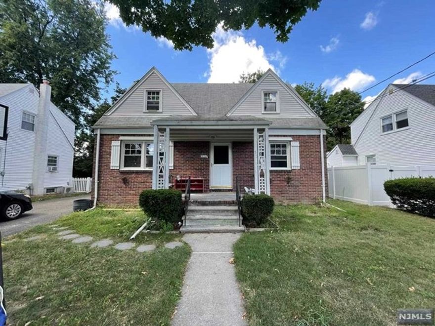 Recently renovated apartment with 2 Bedroom and 1 Bathroom. Consist of kitchen and living room, family room as well as basement. Good quiet neighborhood with easy access to highways. Walking distance to middle and elementary school. Ready to move in! Ready to move in! Contact the listing agent today for easy showings.