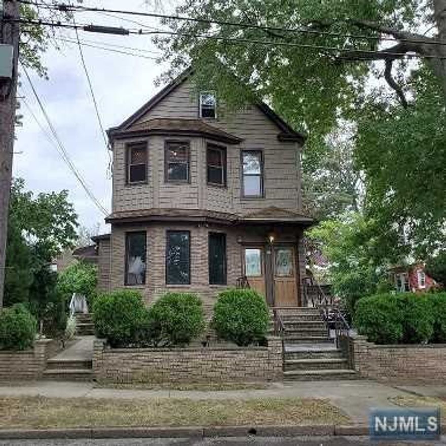 UNIQUE TWO LEVELS OF LIVING - NICE LOCATION. SECOND FLOOR HAS LIVING ROOM, DINING ROOM, KITCHEN, FULL BATH, 2 BEDROOMS. THIRD FLOOR IS LARGE AND FEATURES OPEN SPACE WITH SKY LIGHT PERFECT FOR FAMILY ROOM, OFFICE ETC, THIS LEVEL ALSO HAS SUMMER KITCHEN, FULL BATH AND ANOTHER ROOM THAT CAN BE USED AS 3RD BEDROOM. YOU DECIDE. THIS UNIT HAS SPARATE ENTRANCE, HARDWOOD FLOORS (CARPET IN 2ND FLOOR BEDROOMS, LAMINATE ON 3RD FLOOR)INCLUDES 2 REFRIDGERATORS. CAN BE USED AS 4 BEDROOM BY USING DINING ROOM AS LIVING ROOM AND LIVING ROOM AS BEDROOM WITH WALK IN CLOSET.NO LAUNDRY AVAILABLE. TENANT PAYS THEIR OWN UTILITIES: GAS, ELECTRIC, HOT WATER. CLOSE TO BUS TRANSPORTATION. CLOSE TO BUS TRANSPORTATION TO MANHATTAN!