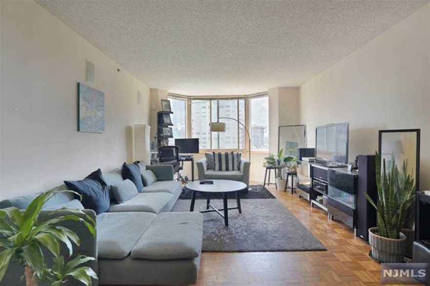 Delightful Southern exposure with this sun filled 1 Bedroom at 'Portofino'. Amenities include: 24hr concierge, gym, heated pool, ping pong table, resident's lounge, business lounge & children's playroom. Rent includes all amenities, water, hot water, high speed internet & Direct TV with HBO. Short walk to all major transportation Newport & Exchange Path stations, light rail, ferry & bus. Close to Newport Mall, groceries & tons of restaurants and boutique stores that Jersey City has to offer.