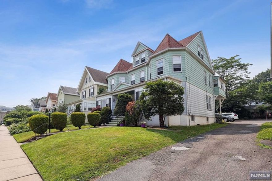 Convenient to trains to NYC, restaurants, shops, Saturdays farmer market and more. Two levels of living space with lots of storage. 2nd floor features Living room, bedroom, office, kitchen with breakfast room, bath and in unit stackable washer/dryer. 3rd floor has bedroom, walk-in closet plus storage.