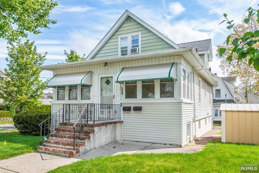 the first floor renovated 2-bedroom apartment including the basement and yard. This place comes with a brand-new kitchen, all new appliances and new bath. This place also offers high ceilings, a full-size dining room, living room, good size bedrooms, great storage space and stunning just redone hardwood floors. Property is available to rent with full basement that offers tremendous storage space and use of yard. This home is located in a beautiful neighborhood, close to school, shopping and public transportation.