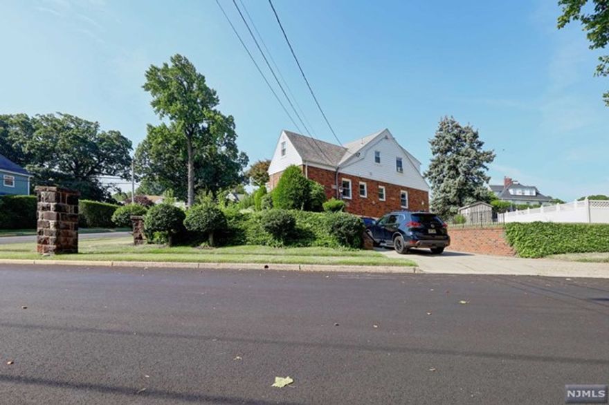 TOTALLY RENOVATED FIRST FLOOR AND LOWER LEVEL UNIT. SEPARATE ENTRANCE WALK OUT FINISHED WITH FULL BATH. LIVING ROOM WITH FIRE PLACE, DINING ROOM, LARGE EAT IN KITCHEN, 2 BEDROOMS AND 2 BATHROOMS ON FIRST FLOOR. NO PETS OR SMOKING. STAINLESS APPLIANCE. 2 CAR PARKING SPACE. TENANT PAYS FOR ALL UTILITIES EXCEPT WATER. LAUNDRY IN UNIT.