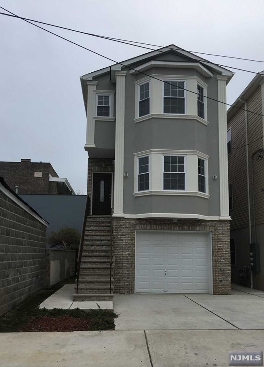 HARRISON BEAUTIFUL 2 BEDROOMS APARTMENT. AROUND 3 BLOCKS FROM HARRISON AVENUE. MINUTES TO PATH TRAIN TO NEW YORK. GRANITE COUNTERTOP, MICROWAVE, STAINLESS STEEL APPLIANCES, FRIDGE, RANGE AND DISHWASHER. LOT OF CLOSETS' SPACE. 2 BEDROOMS APARTMENT WITH TWO FULL BATH (MASTER BEDROOM WITH FULL BATH, LIVING ROOM AND KITCHEN). WASHER AND DRYER INSTALLED IN UNIT. 1 PARKING SPACE AT THE FRONT OF PROPERTY IS INCLUDED. UTILITY PAYS BY TENANTS. NEAR MAJOR TRANSPORTATION, NJIT, RUTGERS UNIVERSITY, PATH TRAIN TO NEW YORK, SCHOOLS, PARKS, GROCERY STORES AND MANY MORE. DO NOT DO DIRECT! . BY APPOINTMENT ONLY.A MUST SEE!!! AVAILABLE SEPTEMBER 1ST 2024.