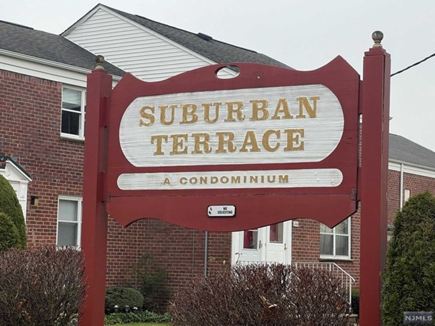 1st floor 2 Bedroom Garden Style Condo. Spacious Living room, updated kitchen, 2 Bedrooms and full bath. Hardwood floors throughout.Lots of closet space. Laundry on site. Pet friendly complex (number, breed, size restrictions apply). Steps to mass transit and 1 mile to Anderson Street train station great NYC commute.Optional garage for $75.00 additional per monthly fee. Quiet Hackensack / Maywood border.Close to schools, places of worship, hospital and shopping area.