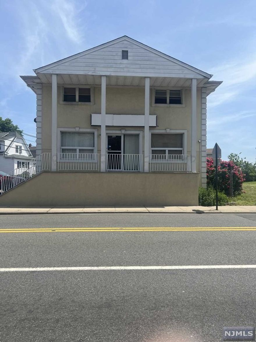 Lovely and well maintained one bedroom unit. Unit features hardwood flooring, large bedroom with ample closet space. Conveniently located near Rt 46 and other major highways and transportation to NYC. Refrigerator included and one non-garage parking spot. No smoking of any kind permitted.