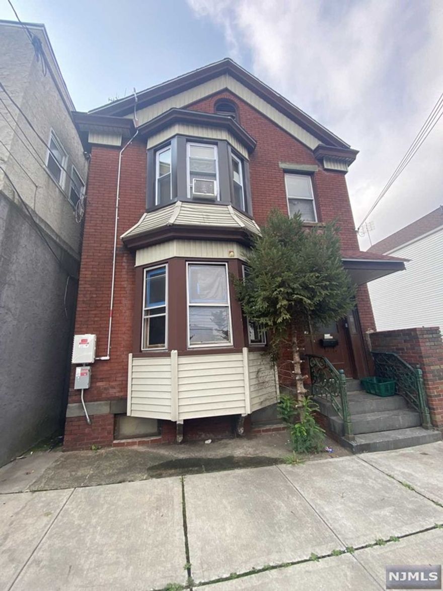 Landlord pays half of broker fee, tenants pay the other half! First floor 2 Bedroom apartment! Updated kitchen with newer appliances (refrigerator, microwave, and gas stove). Hardwood floors throughout. Laundry Hookups in unit. Pets okay. Tenant supplies own utilities. No smoking of any kind on premises. Landlord requires rental application, credit report, proof of ability to pay.