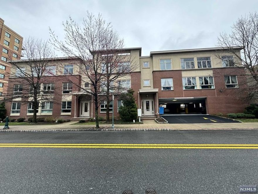 Modern 2 bedroom - 2 full bath unit with plenty of space! Hardwood floors throughout, kitchen featuring granite counter tops with top of the line stainless steel appliances and central air conditioning . Spacious layout. Laundry room on site. One assigned parking space included in the rent. 2nd parking space: $100/month. Tenant responsible for all utilities. Desirable location for NYC commuters and a block away from all new restaurants and shops in Fort Lee. away . Ideal location for commuters! Available immediately! Pets allowed (25-30 lbs, pet fee & pet rent applies)