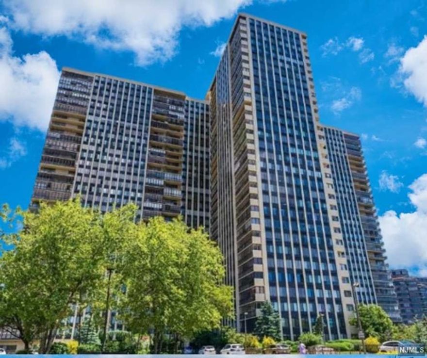 This nice 2-bedroom, 1.5-bathroom condo with a 30-foot terrace on the 2nd floor. The updated kitchen boasts stainless steel appliances and in-counter microwave. Enjoy the spacious living room with noise-reducing windows, and renovated bathrooms. High-speed Fios internet, flawless cable service, and a full-power generator ensure year-round comfort. The sale includes ceiling fans, light fixtures, and blinds. Benefit from a free shuttle to the NYC ferry, low monthly maintenance, affordable parking for multiple vehicles, and 24/7 indoor/outdoor security. In-building amenities feature a dry cleaner with wash & fold services, no assessments, and laundry on the same floor. Additionally, there is private storage within 25 feet of the unit. Enjoy the beautifully landscaped entry courtyard, hardwood floors, and a range of amenities including 24-hour doormen, indoor/outdoor pools, tennis courts, a playground, indoor parking, and a health club. Open from 1 to 3 by appointment.