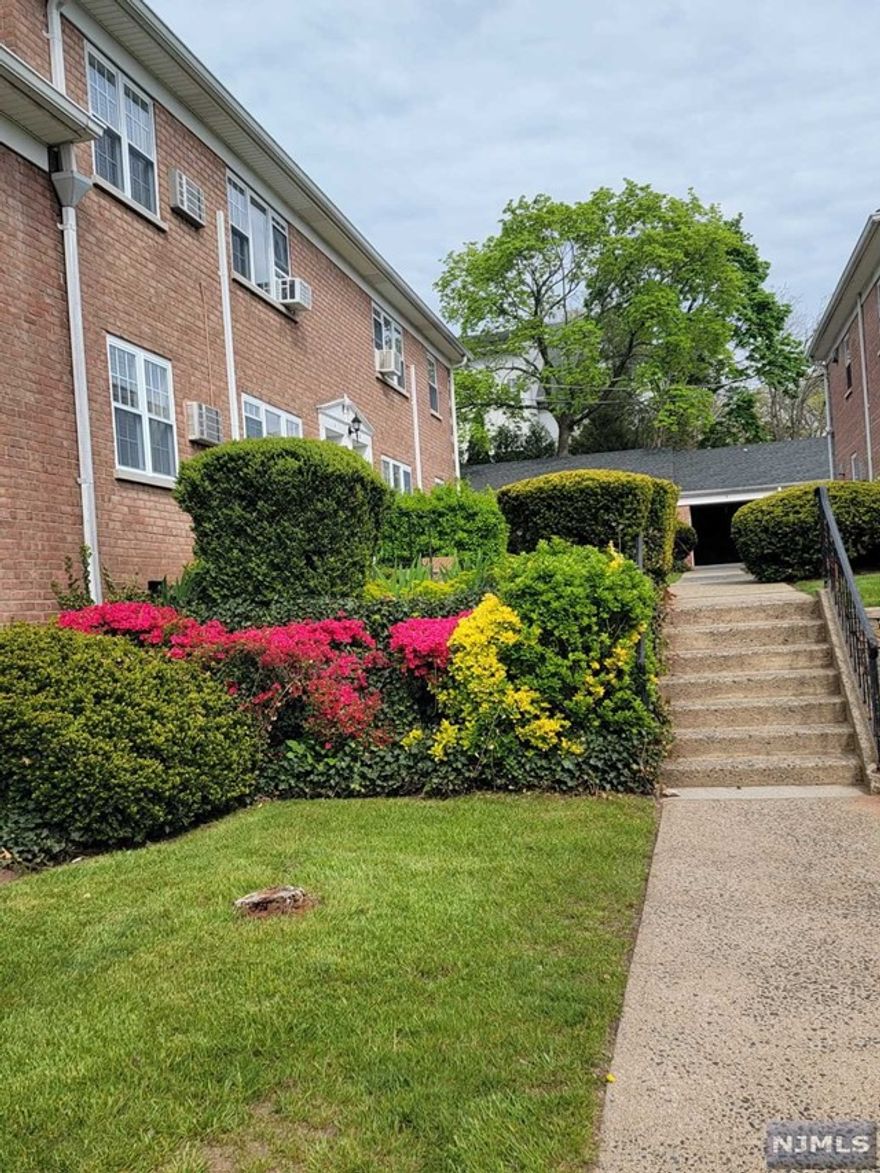 2 BRs, first floor. Near shopping and transportation. Look out on courtyard greenery. One of the best neighborhoods in Ridgewood. Includes heat, hot water and gas. Tenant pays electricity and parking. NO PETS! NO SMOKING!