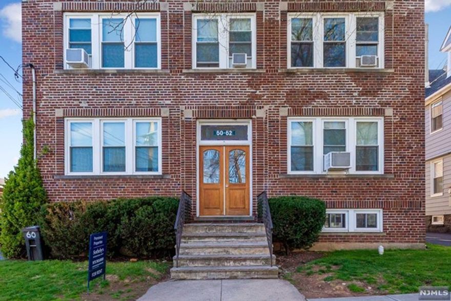 Very spacious 2/3 bedroom apartment on the second floor of a 4 family home. Brand new bathroom! Bright and sunny with hardwood floors. Laundry and storage in basement. Heat, hot water and a garage are included. Additional parking space available for $50/month. Less than 1/2 mile to town, Farmers' Market and train to NYC.