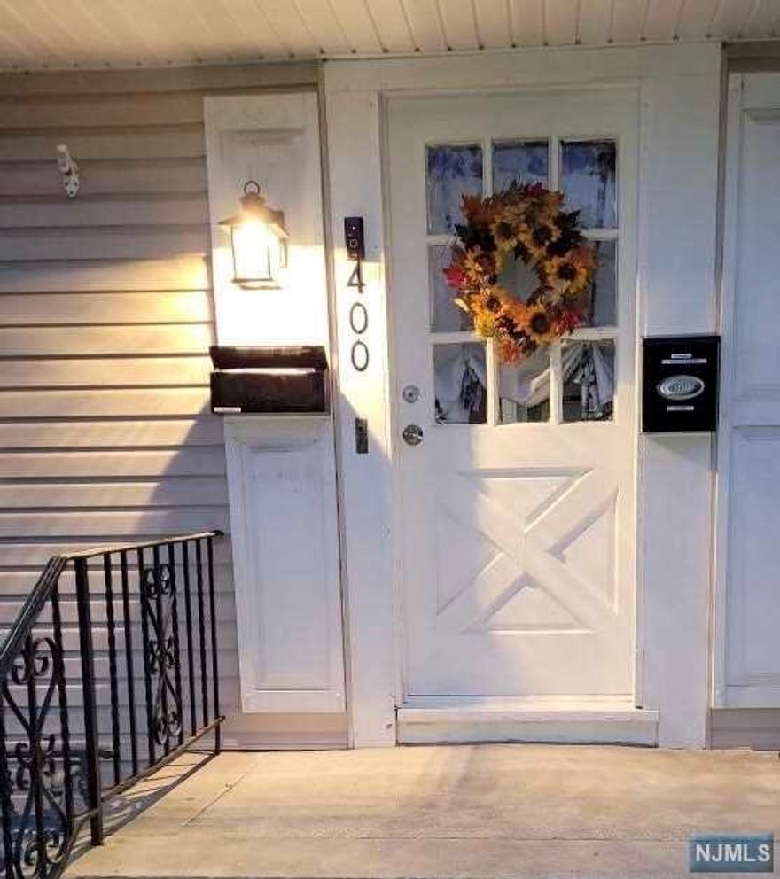 NESTLED AGAINST THE HAWTHORNE BORDER IN PROSPECT PARK * FIRST FLOOR UNIT ON A DEAD END STREET * LIGHT & BRIGHT * HARDWOOD FLOORS THROUGHOUT * FRESHLY PAINTED * ENORMOUS LIVING/DINING ROOM COMBINATION * EAT-IN-KITCHEN * PLENTIFUL CLOSET SPACE * PANTRY IN KITCHEN! MUST APPLY WITH NTN APPLICATION * INTERVIEW WITH LANDLORDS & AGENT * PARKING ON DEAD END STREET * AVAILABLE DECEMBER 1st * TENANT OCCUPIED UNTIL NOVEMBER 30th * OPEN HOUSES - NOVEMBER 16th & NOVEMBER 17th from 12pm - 2pm *