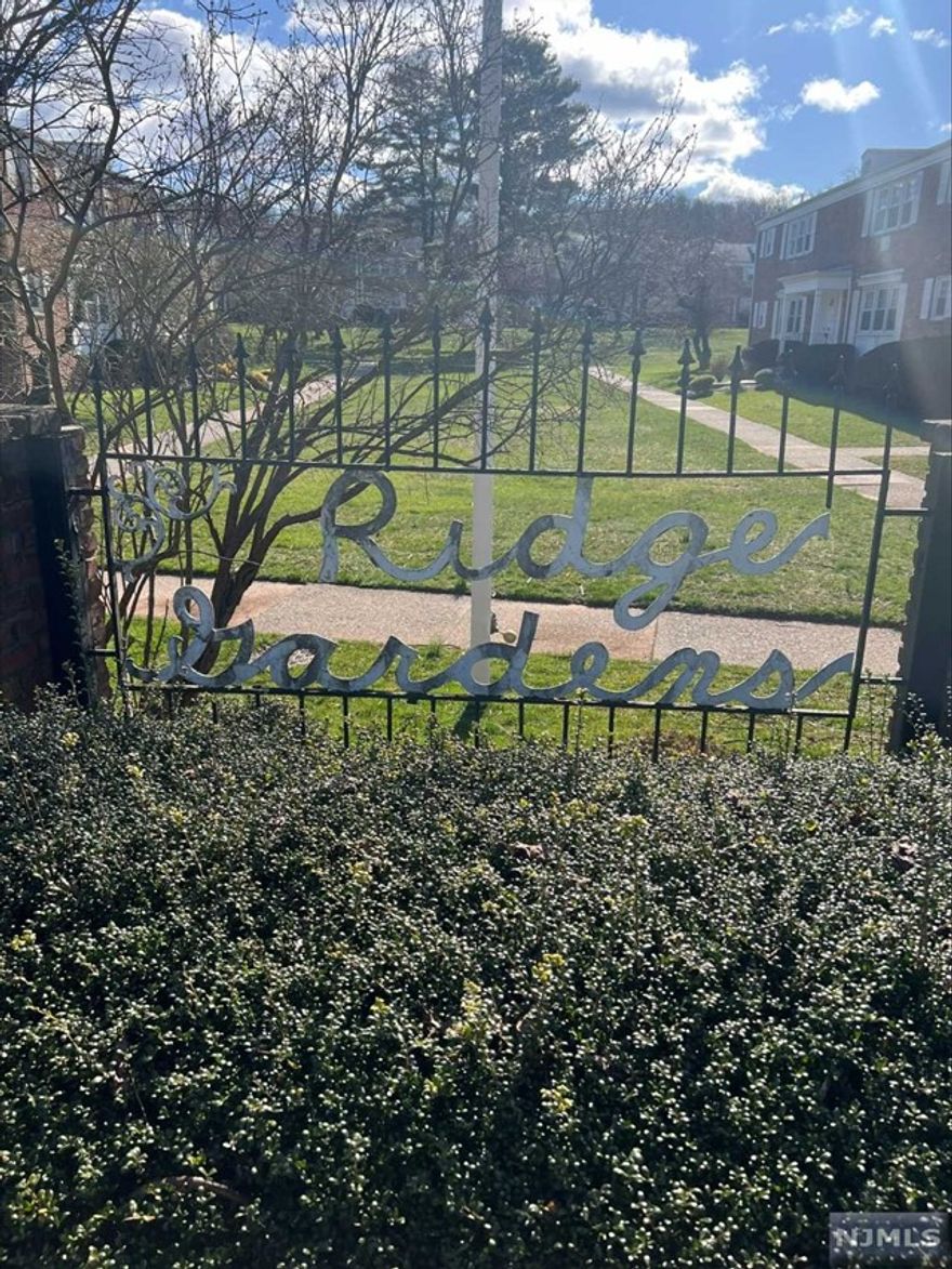 Beautiful and quiet setting. Great unit with lots of closets