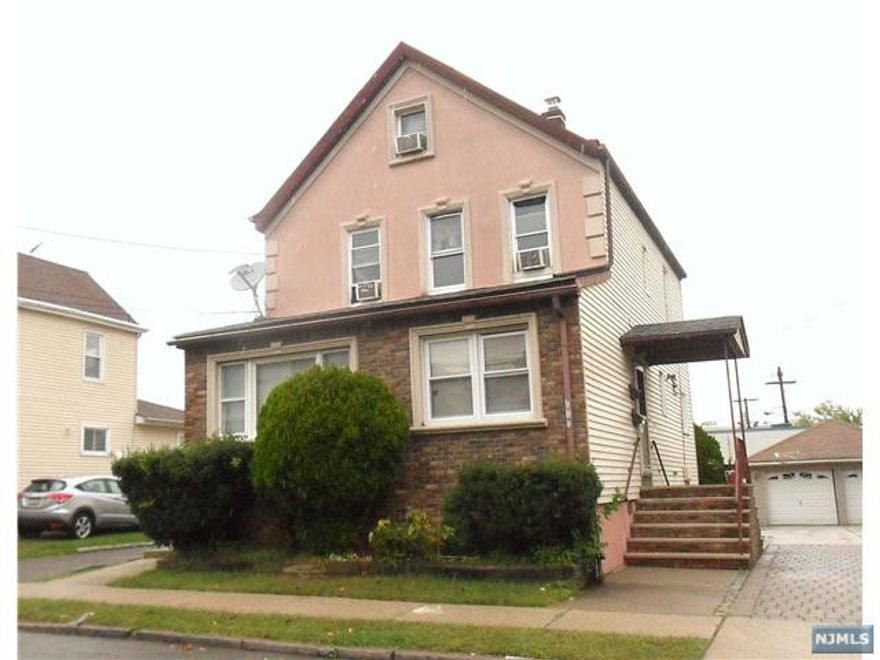 1 bedroom rental basement level. All utilities included.