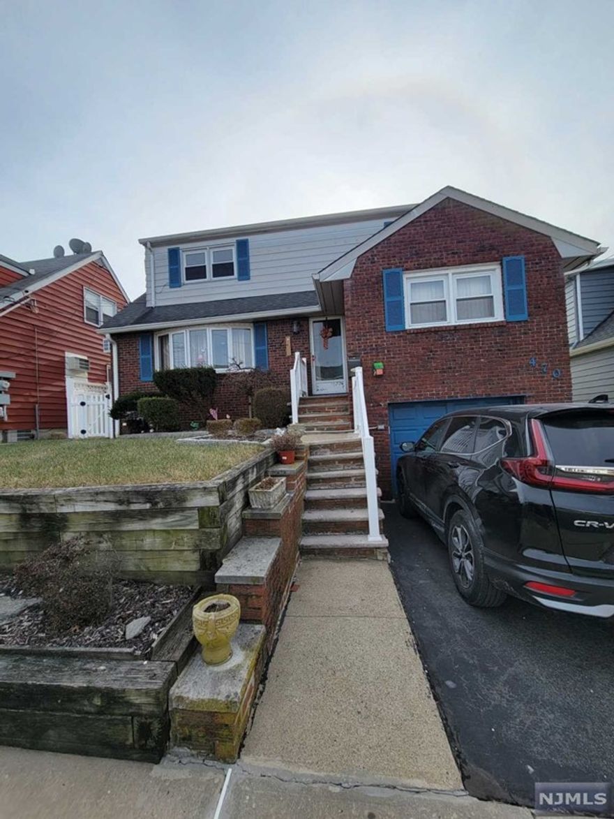 This delightful 2nd Floor apartment comes with a living Room, an eat in kitchen, two bedrooms, one bathroom. Additionally, heat and hot water included with one allocated car spot. Its excellent location makes it an ideal place to stay for commutes to New York City, Newark Airport, several highways, parks, the American Dream mall, and public transportation.